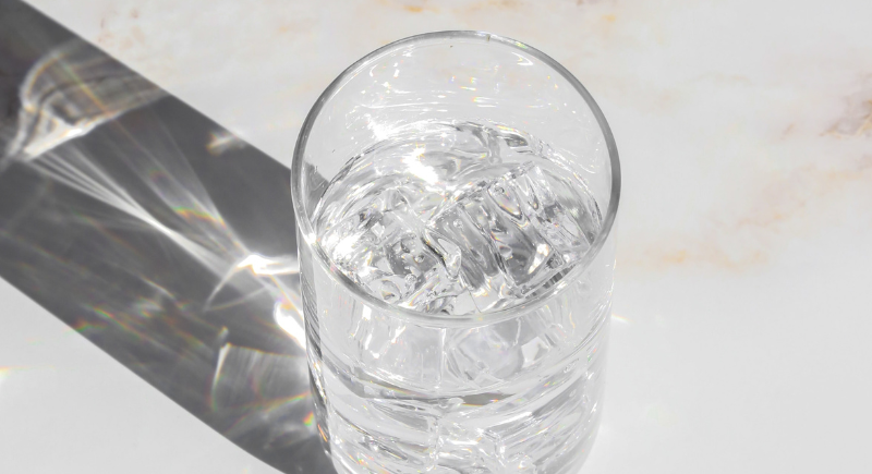 コップに入った水